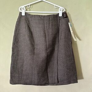 Brown Plaid Skirt Size 6 NEW with Tag
